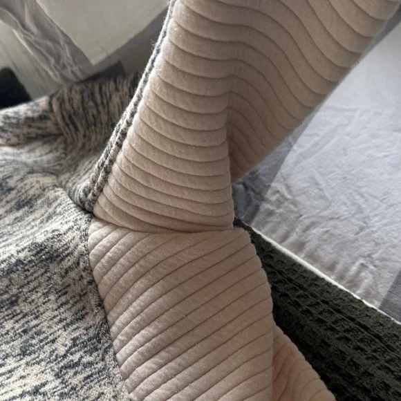 The North Face Black and Cream Fleece Jacket - Picture 7 of 9